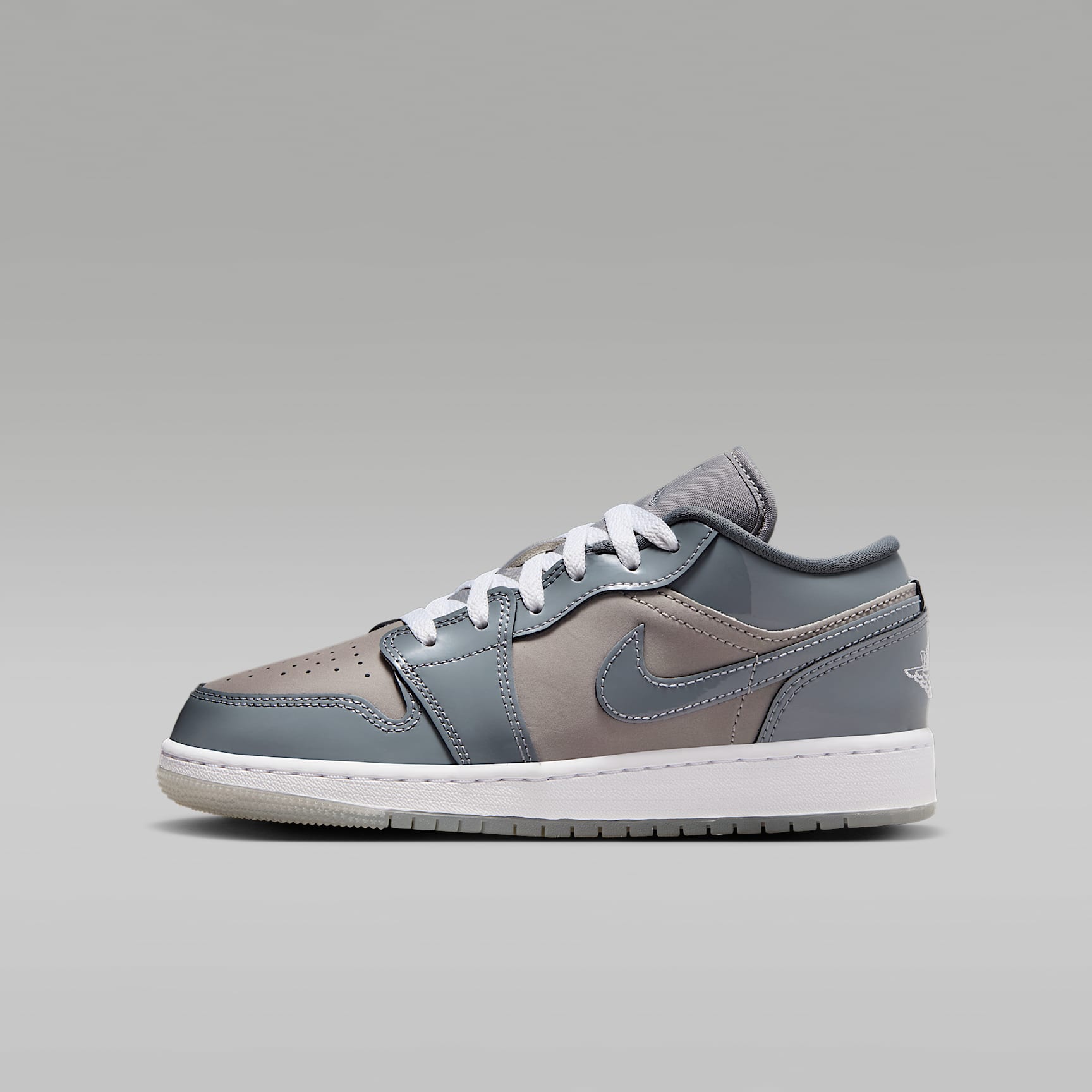 Air Jordan ローカット シューズ グレー Air Jordan 1 Low SE Older Kids' Shoes. Nike ID